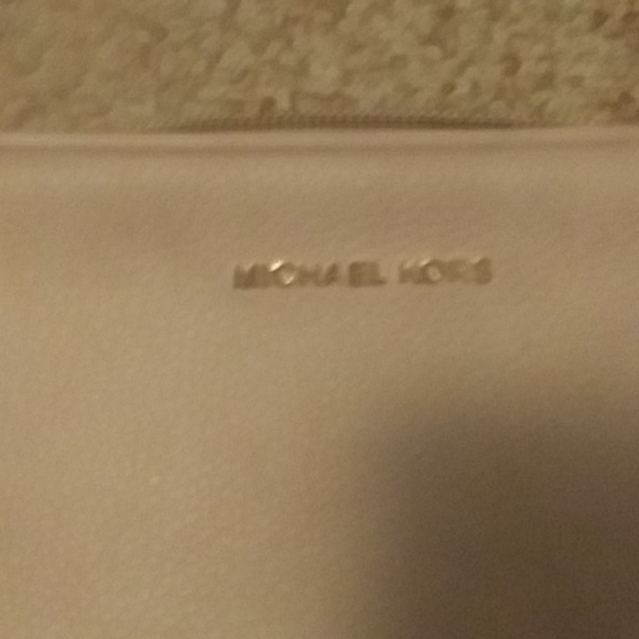 Meet your Posher, Brittany - Picture 5 of 8